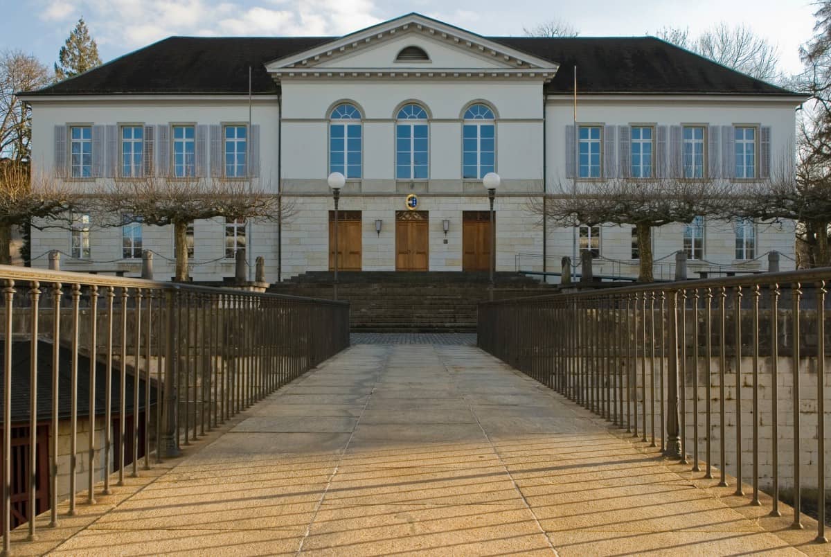 Für mehr Polizeipräsenz, aber gegen Security-Points an Bahnhöfen Aarau, Baden und Brugg - das sind die Beschlüsse des Grossen Rats vom 2. Juli