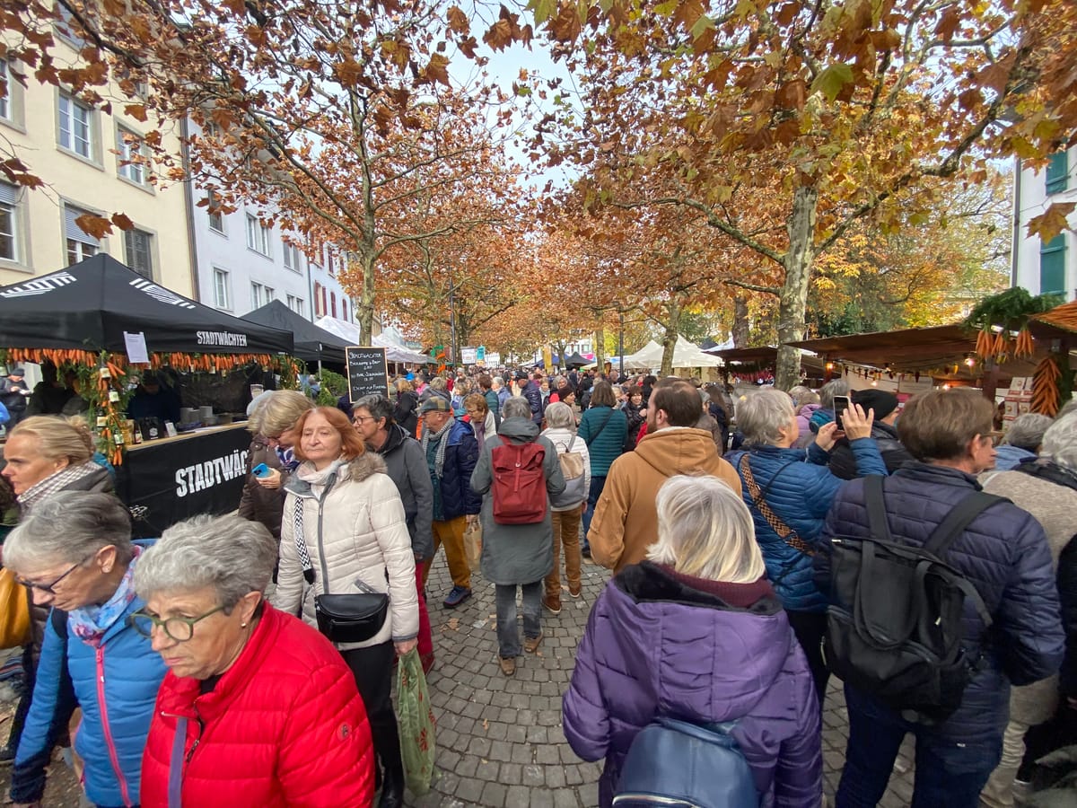 Riesenaufmarsch am Rüeblimärt in Aarau - einige Fotoreminiszenzen dazu