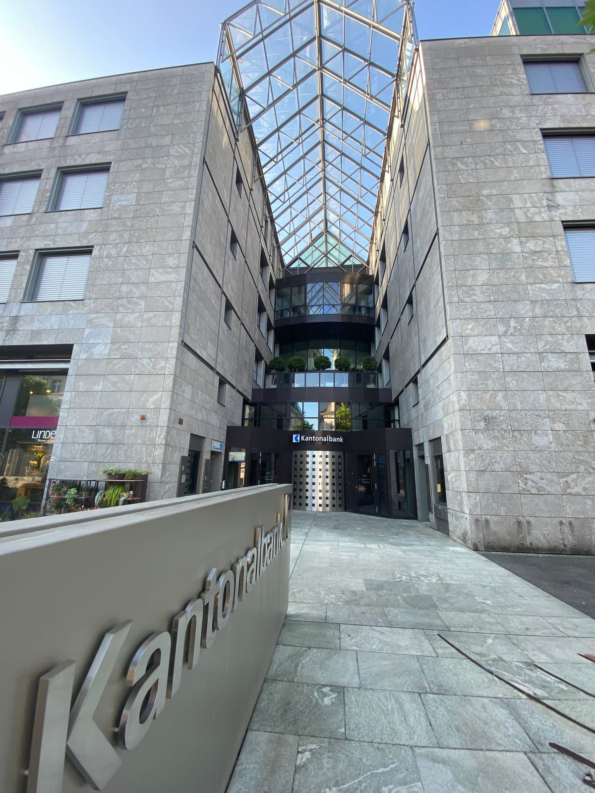 Frankenstärke: AKB schliesst SNB-Negativzins im Lauf des Jahres nicht aus - AKB bleibt auf Wachstumskurs