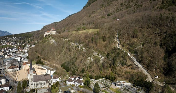 Fernwärmeanschluss mit Aargauer Rohrsystem für den Fürst von Liechtenstein