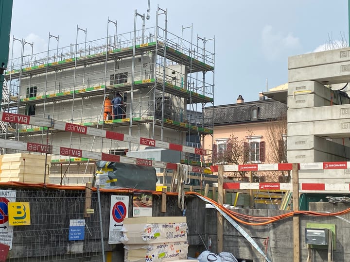 Baubewilligungsentscheid in 90 Tagen - geht das? - Grosser Rat lässt das Anliegen prüfen