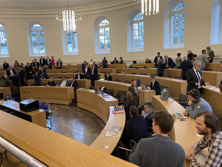 Standesinitiative für verstärkte Grenzkontrollen? Motion für neues AKW? Ständemehr für Bilaterale III? - Verfolgen Sie hier ab 10 Uhr die Entscheide des Grossen Rates