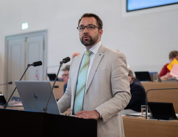 Grosser Rat: Ja zur Einführung von Standortbestimmungen in den Grundlagenfächern – mindestens auf der Sekundarstufe I und II