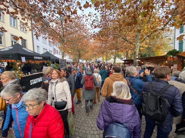 Riesenaufmarsch am Rüeblimärt in Aarau - einige Fotoreminiszenzen dazu