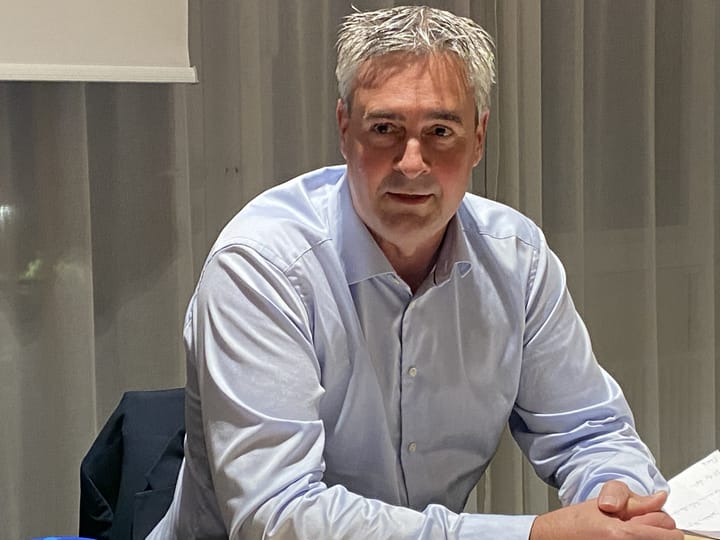 Christian Glur stellt dem Bundesrat Fragen zu Solarschrott