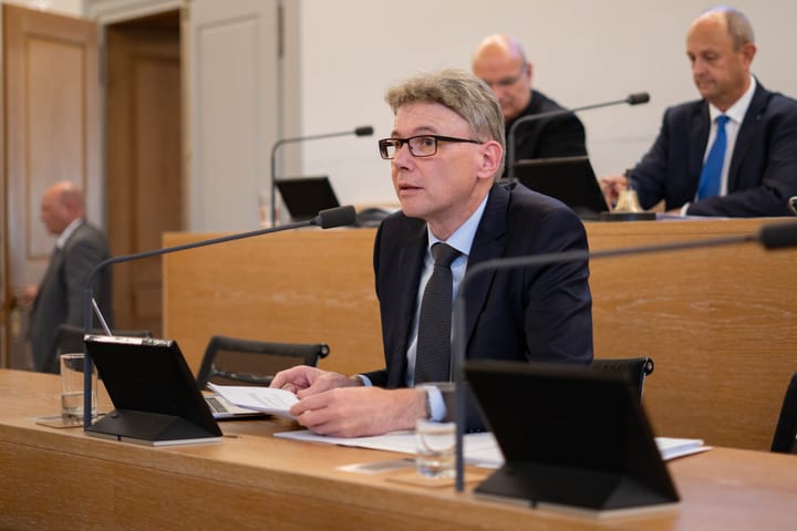 Teilrevidiertes Gesetz über politische Rechte für zweite Lesung bereit