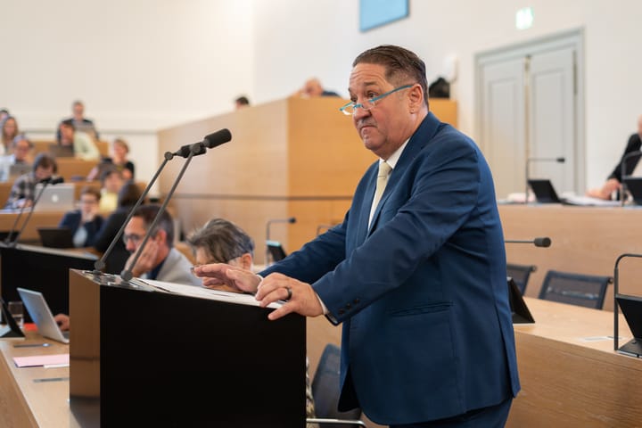 Vorstoss zu Fan-Ausschreitungen bei Aarau  - YB - Polizei verschärfte danach die Auflagen, Regierung sieht keinen Gesetzgebungsbedarf