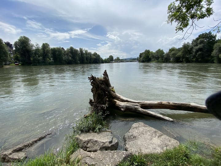 Gabriela Suter: schwimmende Badebereiche in Schweizer Städten?
