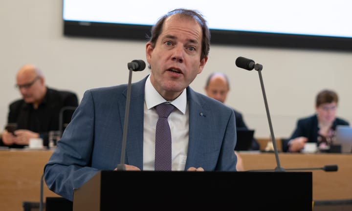 Mitte zu Baugesetzänderung: Rückbau ausserhalb der Bauzone unterstützen – Finanzierung gerechter ausgestalten