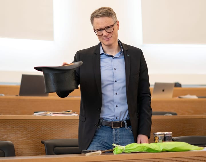 Abgang mit Stil: Jonas Fricker zieht vor dem Rat den Hut